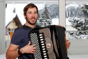 Der 31-jährige Volksmusiker Fränggi Gehrig hat im Kanton Uri viel Popularität erlangt. (Bild: Florian Arnold (Andermatt, 18. Januar 2018))