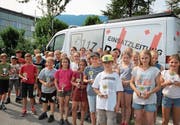 Die Schülerinnen und Schüler, welche die Veloprüfung ohne Fehler bestanden haben. (Bilder: Marion Wannemacher)