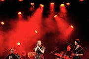 Divanhana aus Bosnien-Herzegowina peppten im Kollegi-Saal mit neuen Ideen alte Volksmusik auf. (Neue LZ/Dominik Wunderli) Fotografiert am 09.04.2016 Kultur Musik (Bild: Dominik Wunderli / Neue LZ)