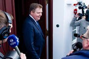 Wegen den «Panama Papers»: Islands Minister Sigmundur David Gunnlaugsson tritt zurück. (Bild: EPA)