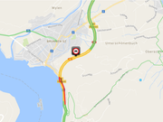 Stau vor dem Südportal: Die Verkehrslage nach 18 Uhr. (Bild: Verkehrsinfo SRF)