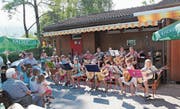 Gitarren, so weit das Auge reicht. (Bild: PD)