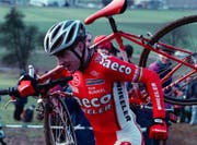 Dieter Runkel unterwegs zu seinem Sieg am 22. Internationalen Radquer in Dagmersellen 1997. (Bild: Sigi Tischler (Dagmersellen, 26. Dezember 1997))