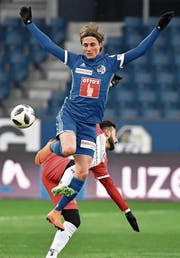 FCL-Profi Hekuran Kryeziu macht grosse Sprünge. (Bild: Martin Meienberger/Freshfocus (Luzern, 25. Februar 2018))