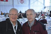 Ernst von Holzen (links) und Ueli Maurer. (Bild: Martin Uebelhart / Neue OZ)
