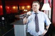 Bald können in Cham Karaoke-Sänger auftreten. Auch der Betreiber Manfred Bucher wird hier immer mal selber wieder zum Mikrofon greifen.