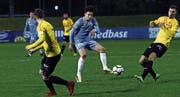 Ausgeglichene Gegner: am Ball Kemil Festic. (Bild: Werner Schelbert (Zug, 29. März 2018))