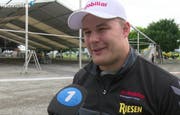 Christian Schuler hilft bei den Vorbereitungen mit. (Bild: Tele1)