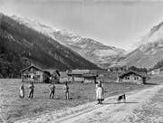 Auf dem Urnerboden ging es vor mehr als hundert Jahren, um 1900, noch beschaulicher zu und her als heute. (Bild Michael Aschwanden)