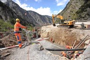 Im Bereich der Bäzkehren wird zurzeit eine neue Unterführung für den Langsamverkehr gebaut. (Bild Urs Hanhart)