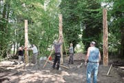 Wegen des neuen Forstwerkhofes musste auch der Vitaparcours verlegt werden. (Bild: Robert Hess (Alpnach, 12. Juli 2017))