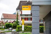 Tafeln bei der Poststelle Wolfenschiessen. (Bild Corinne Glanzmann)