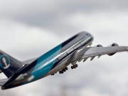 Kühne+Nagel im Aufwind: Das Logo auf einem Airbus-Model (Archiv) (Bild: Keystone)