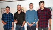 Die besten Urner Stellungspflichtigen; von links: Dominik Estermann (2. Rang), Michael Zurfluh (Sieger) sowie Kevin Epp und Elias Kägi (beide 3. Platz). (Bild: Remo Infanger (Seedorf, 19. Januar 2018))
