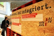 «Wer arbeitet, ist integriert» zeigt die Wanderausstellung anlässlich des 50-jährigen Jubiläums der Invalidenversicherung im Jahr 2010. (Bild: Neue LZ (Archiv) / Laura Vercellone)