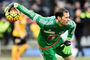 FCL-Urgestein David Zibung hofft, dass er als Stammtorhüter mit seinem Verein noch einen Pokal gewinnen kann. (Bild: Freshfocus/Urs Lindt)