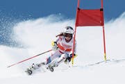 Die Oberdorferin Delia Durrer auf dem Weg zur Silbermedaille im Riesenslalom. (Bild: Max Kraut (Klewenalp, 24. März 2018))