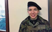 Spitzensportlerin Géraldine Ruckstuhl erlebt den militärischen Drill. (Bild PD)