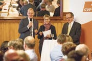 Michael Siegrist und Dominik Rohrer standen Kantonsrätin Cornelia Kaufmann in einem Interview Red und Antwort. (Bild: Izedin Arnautovic (Sarnen, 10. Januar 2018))