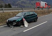 Wegen herumfliegenden Trümmerteilen wurde auf der Artherstrasse ebenfalls ein Auto beschädigt. (Bild: Geri Holdener, Bote der Urschweiz)