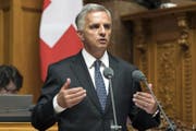 Didier Burkhalter hat am Mittwoch seinen Rücktritt bekannt gegeben. (Bild: Keystone (14. Juni 2017, Bern))