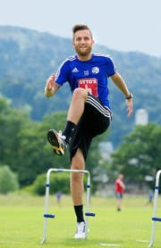 Ein seltener Moment: Jakob Jantscher lächelt beim Konditionstraining. (Bild Corinne Glanzmann)
