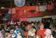 Der Metzgernball gehört zum Sarner Fasnachtsinventar. (Bild: PD)
