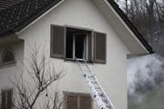 Die Rettung erfolgte durch dieses Fenster. (Bild: Geri Holdener, Bote der Urschweiz)