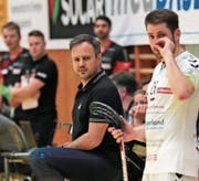 Das Zuger Team um Trainer Sascha Rhyner (links) hat mit Absenzen zu kämpfen. (Bild: Roger Zbinden (Zug, 23. September 2017))