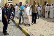 Tragische Bilder aus Kuwait nach einem Anschlag auf eine Moschee. (Bild: Keystone)