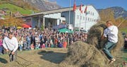 Die Muotathaler Wildiheuer stellten am Alpchäsmärcht ihre Arbeit vor. (Bild: Ernst Immoos / Bote der Urschweiz)
