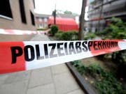 Der Mann lag mitten in der Nacht brennend auf der Strasse. (Bild: Keystone)