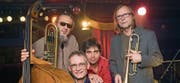 Von links: Posaunist Glenn Ferris, Thomas Dürst, Hans-Peter Pfammatter und Peter Schärli. (Bild: PD)