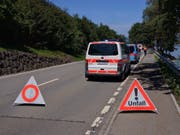 Die Strasse war bis am Mittag gesperrt. (Bild: Geri Holdener, Bote der Urschweiz)