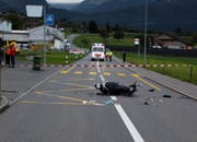 Die Einsatzkräfte vor Ort. (Bild: Geri Holdener)