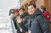 Die südkoreanische Delegation besichtigt den Sprungrichterturm. (Bilder: André A. Niederberger (Engelberg, 16. Dezember 2017))