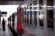 Schwarzfahrer werden bald in ein nationales Register aufgenommen. (Bild: EPA/Maja Hitij)
