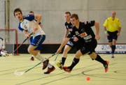 Zugs Steven Fiechter (links) spielt gegen Eggiswils Stefan Bigler. (Bild: Maria Schmid)