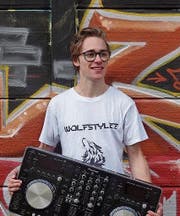 Kay Infanger als DJ WolfstyleZ lädt zur «Night Life Party». (Bild: PD)