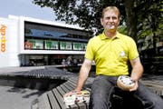 Niklaus Elsener möchte – zusammen mit weiteren Anbietern – einen Fyrabigmarkt in Zug etablieren. (Bild Werner Schelbert)
