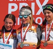 Sieg für Eliane Stössel (Mitte) beim Combi-Race Jahrgang 2004, Jasmin Mathis (rechts) wurde Dritte. (Bild: PD)