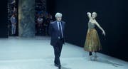 Um ihn dreht sich alles: Stéphane Lissner (Mitte), Direktor der Opéra National de Paris. (Bild: outnow.ch/PD)