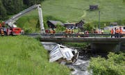 Der Camper wurde total zerstört. (Bild: Kapo Schwyz)