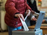 Bei der Abstimmung über das RTVG machten nur wenige Stimmen den Unterschied aus. Nachgezählt werden soll aber nicht (Archiv). (Bild: KEYSTONE/ALESSANDRO DELLA VALLE)