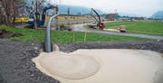 Die 340 Meter lange Rohrleitung wurde in einem Stück ins Bohrloch eingezogen. (Bild: PD)
