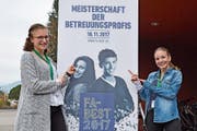 Svenja Jutz (links) und Nora Gnädinger erlebten einen spannenden Wettbewerbstag in Horw. (Bild: Andreas Gnädinger (18. November 2017))