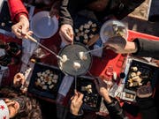 Was isst man an Weihnachten? Oftmals Fondue aller Art, Filet, ab und zu Geflügel, ganz selten eine Gans. (Symbolbild) (Bild: KEYSTONE/TI-PRESS/GABRIELE PUTZU)