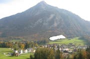 Die geplante Kiesgrube (hier weiss eingezeichnet) beim Hostatteggwald wird nicht realisiert. (Bild: zvg / Sepp Barmettler)