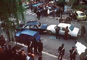 Im März 1978 wurde mitten in Rom der Wagen mit Aldo Moro gestoppt und der italienische Spitzenpolitiker entführt. Nach 55 Tagen fand die Polizei seine Leiche. (Bild: Keystone)