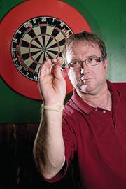 Patrick Rey, Dartspieler aus Kriens (Bild: Eveline Beerkircher (Neue LZ) Bachmann (Neue Luzerner Zeitung))